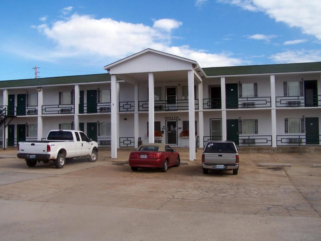 Budget Deluxe Motel Рола Екстериор снимка